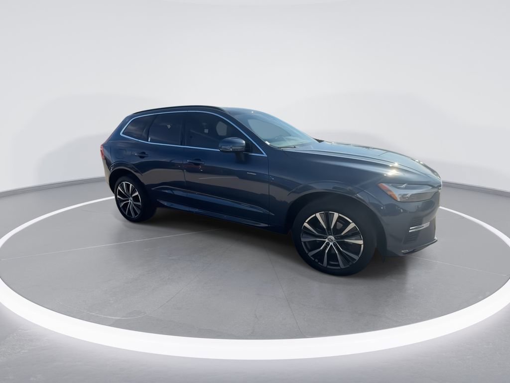 Used 2022 Volvo XC60 B5 Momentum w/ Climate Package AWD/4WD image 2