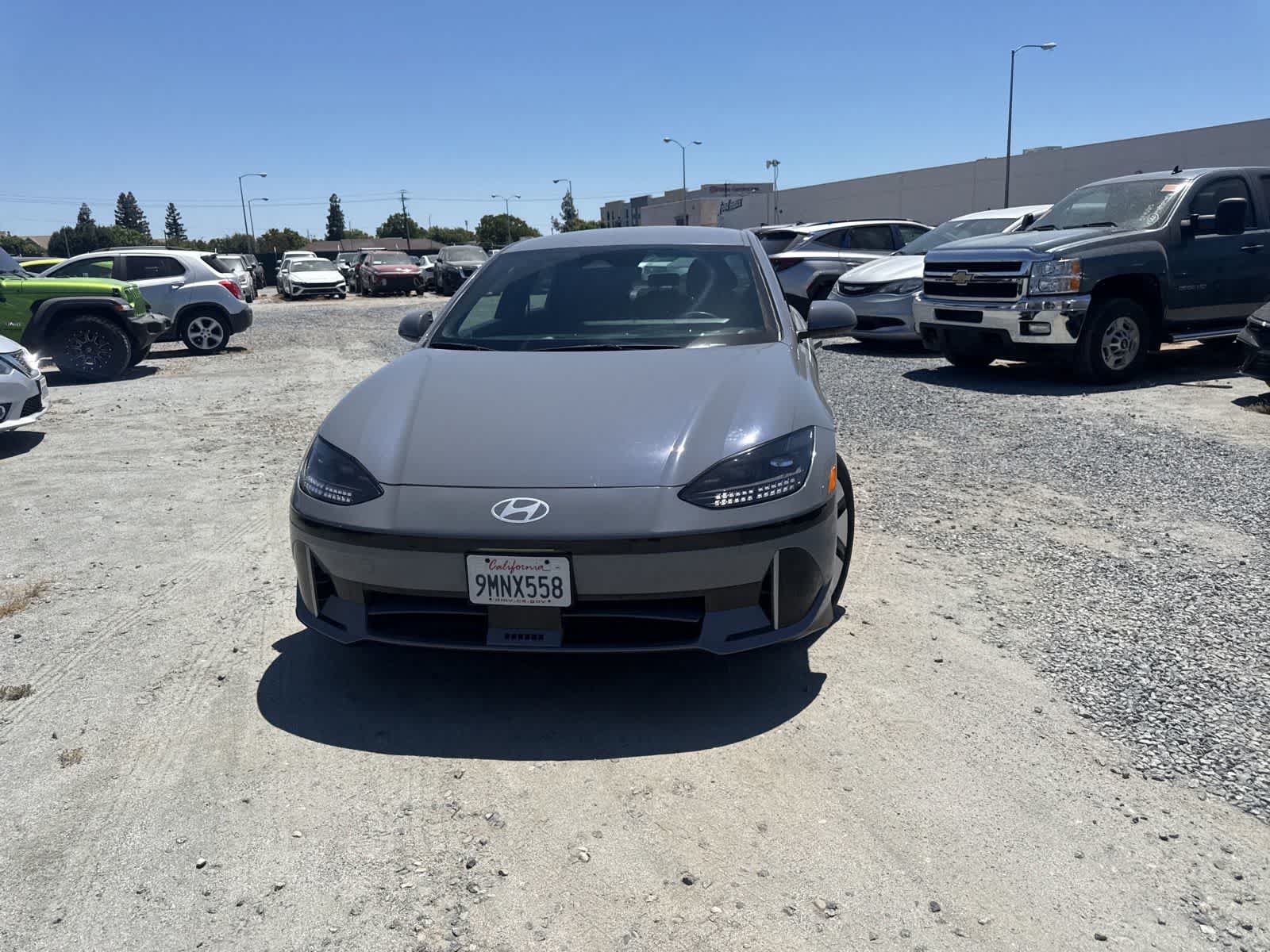 Used 2024 Hyundai Ioniq 6 SE RWD image 2