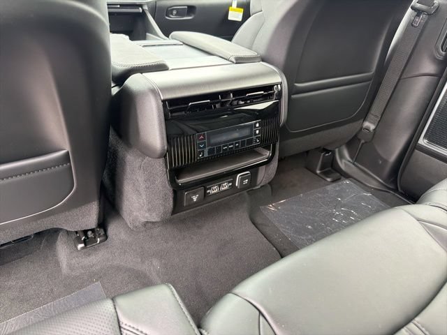 New 2026 Jeep Grand Wagoneer Limited w/ 8-Passenger Seating Package AWD/4WD image 8