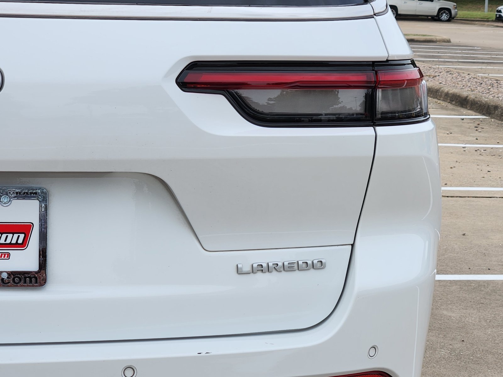 Used 2025 Jeep Grand Cherokee L Laredo w/ Luxury Tech Group I RWD image 16