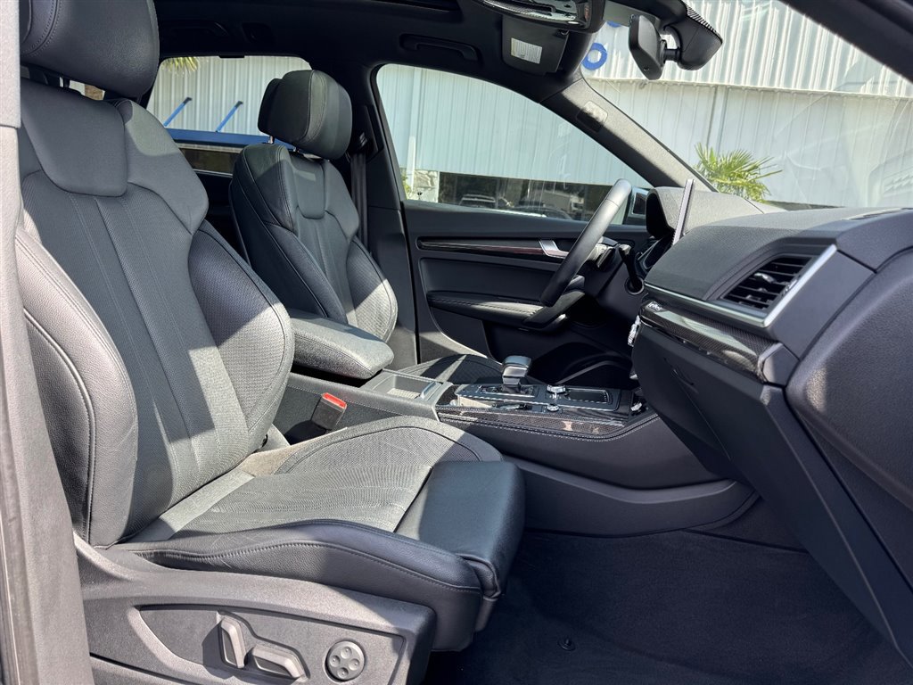 Used 2018 Audi SQ5 Prestige w/ Prestige Package AWD/4WD image 16