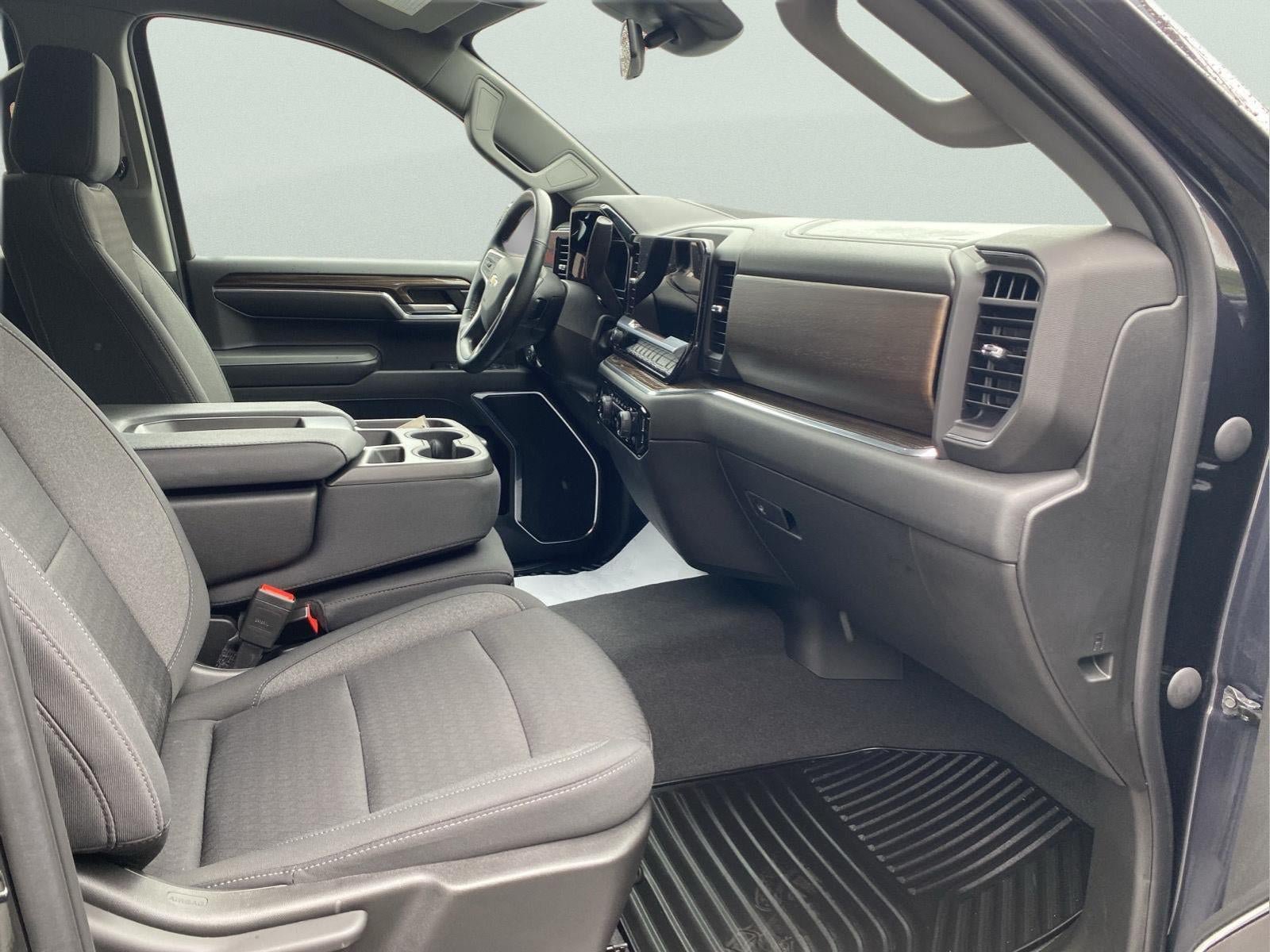 Used 2023 Chevrolet Silverado 1500 LT AWD/4WD image 27