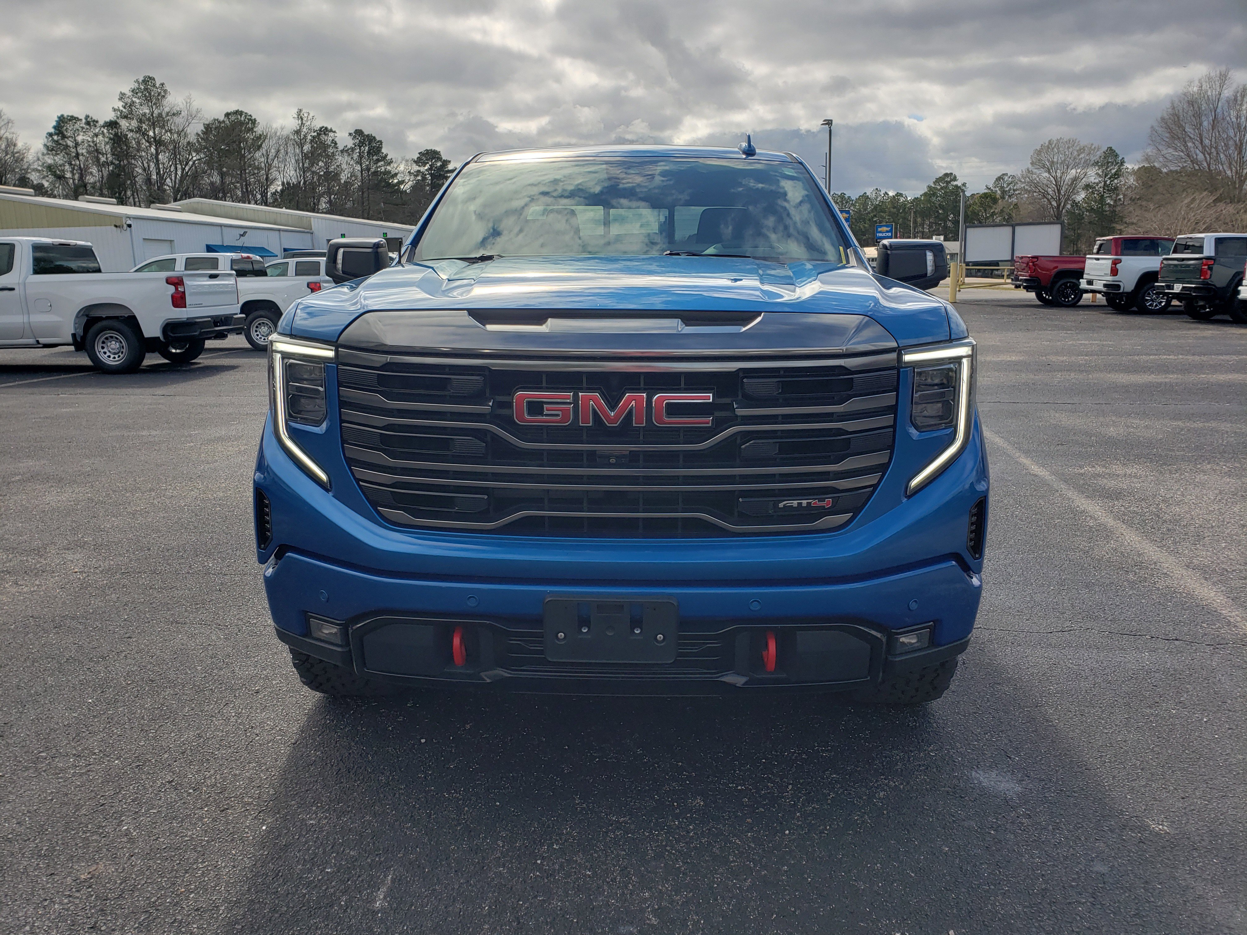 Used 2022 GMC Sierra 1500 AT4 w/ AT4 Premium Package image 7