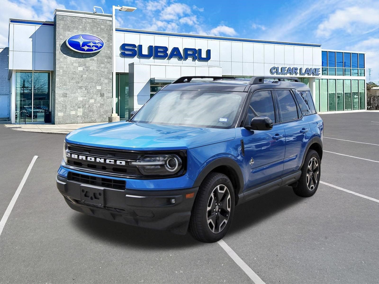Used 2022 Ford Bronco Sport Outer Banks w/ Tech Package AWD/4WD image 3
