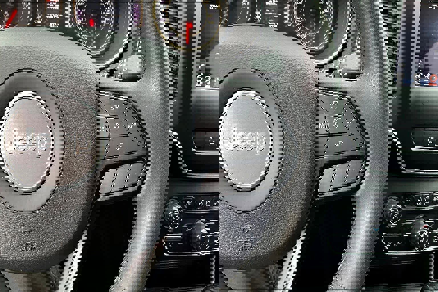 Used 2021 Jeep Cherokee Altitude image 26