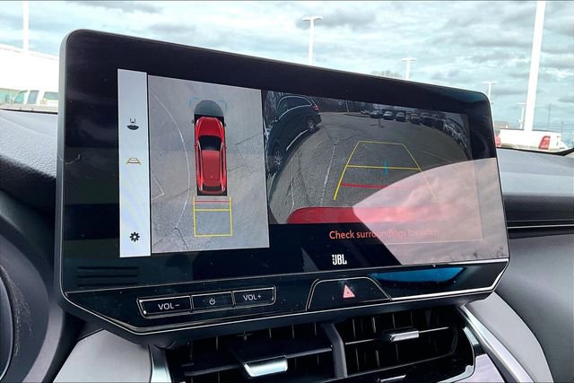 Used 2024 Toyota Venza Limited image 13