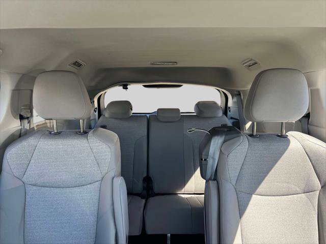 Certified 2024 Toyota Sienna LE w/ LE Plus Package image 31