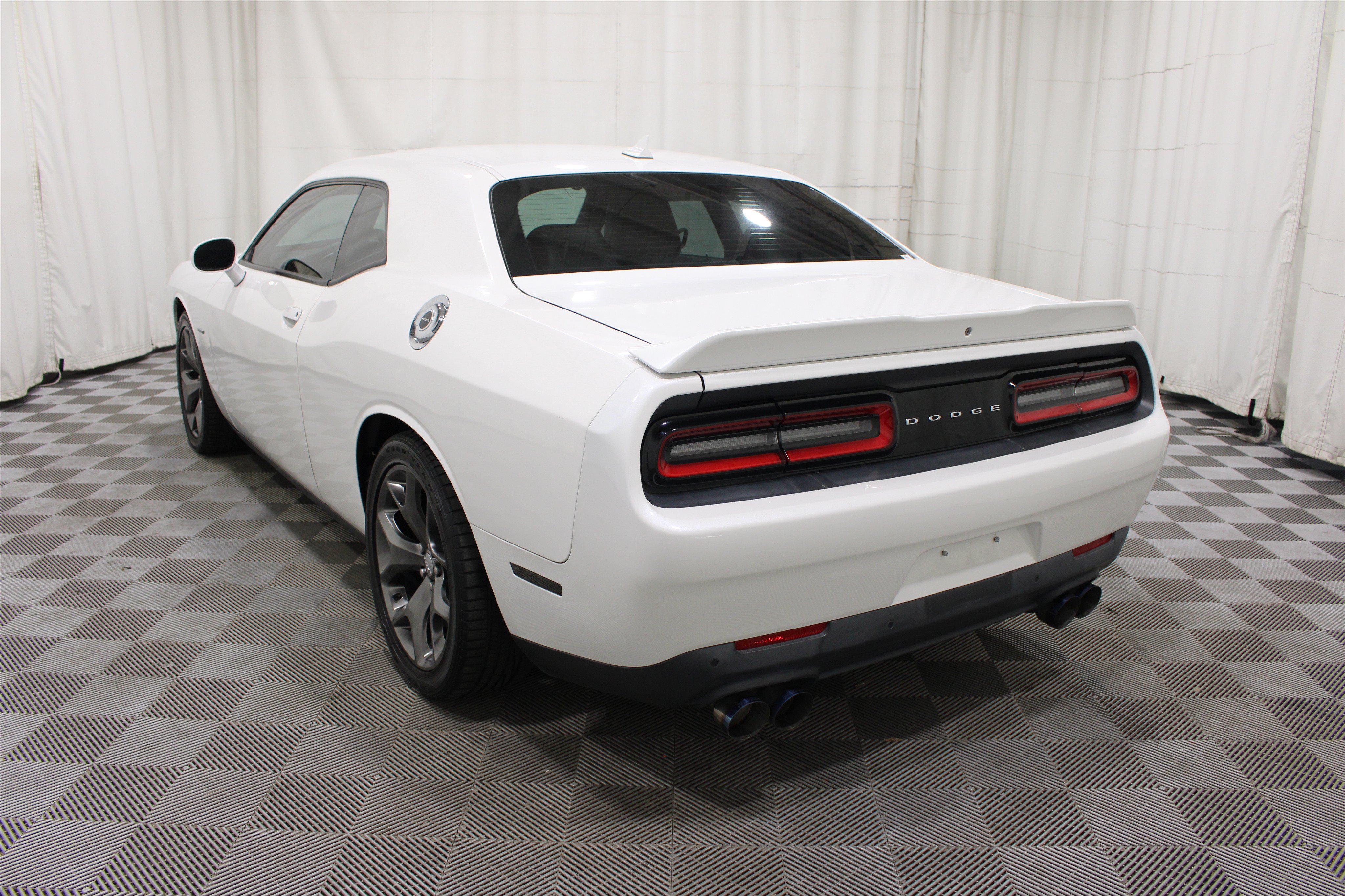 Used 2015 Dodge Challenger R/T Plus RWD image 27