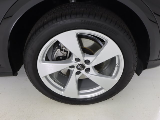 Certified 2025 Audi Q5 Premium Plus AWD/4WD image 9