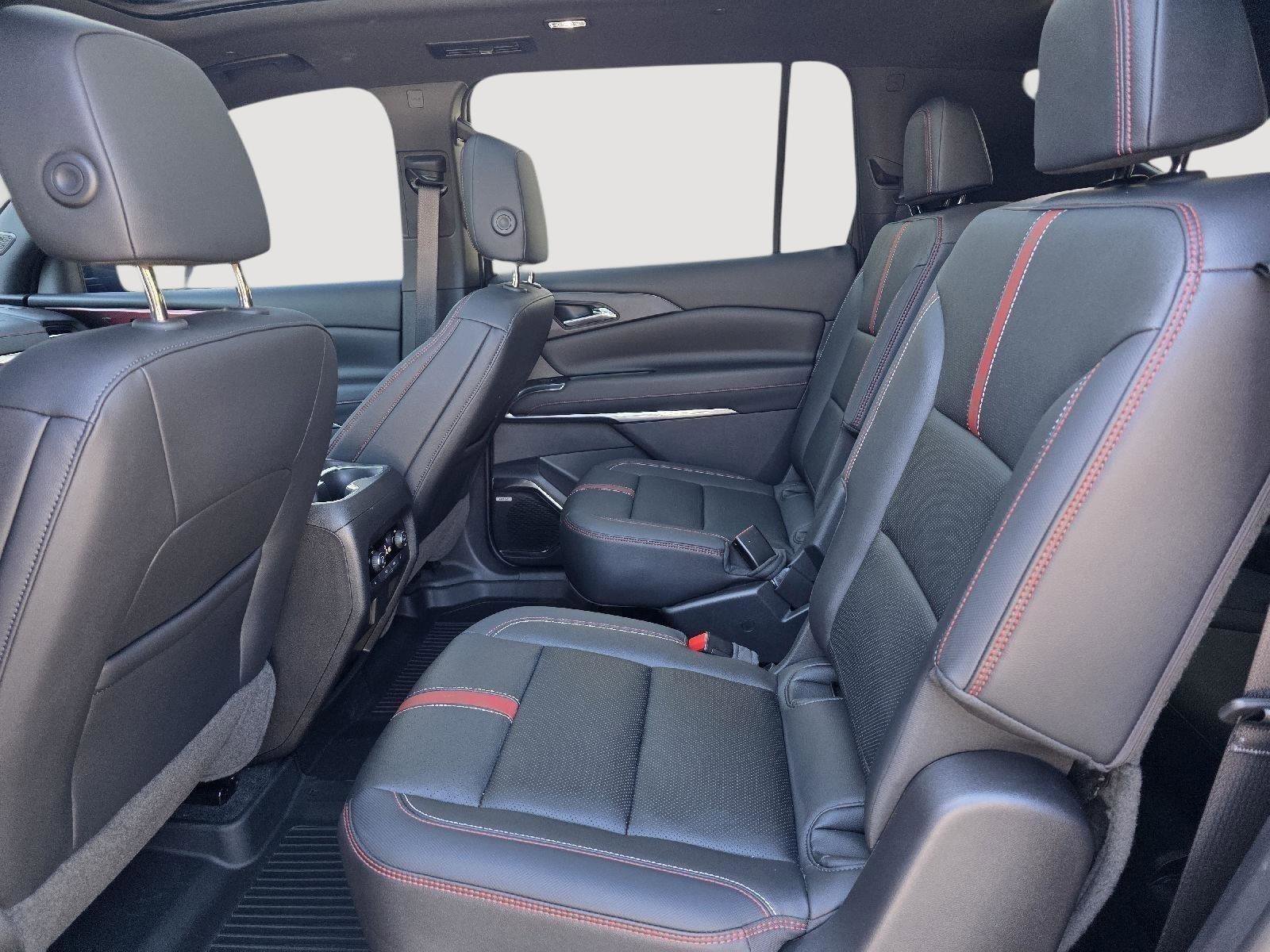 Used 2024 Chevrolet Traverse RS image 24