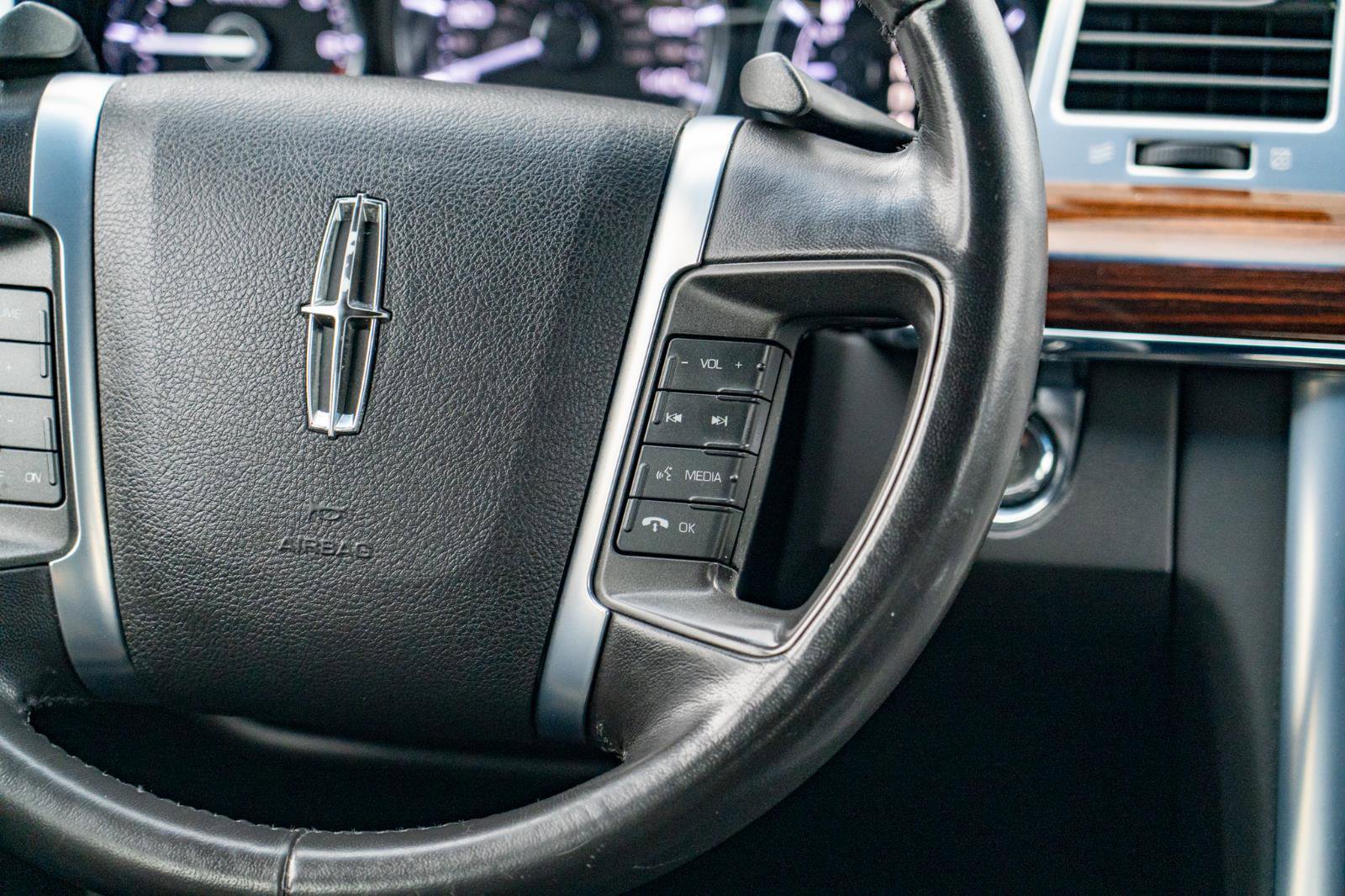 Used 2010 Lincoln MKS image 20