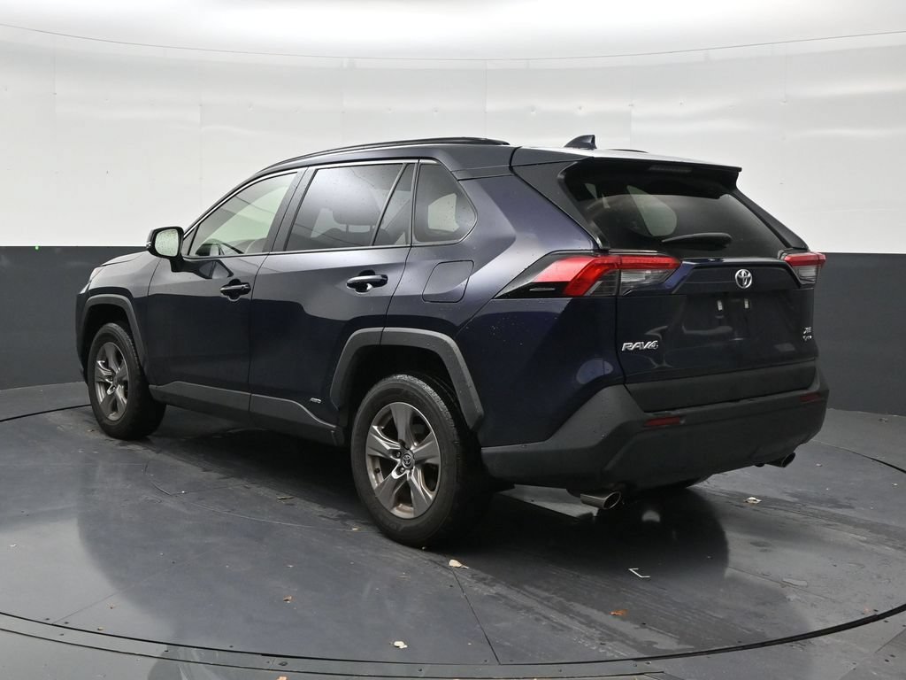 Used 2025 Toyota RAV4 XLE AWD/4WD image 3