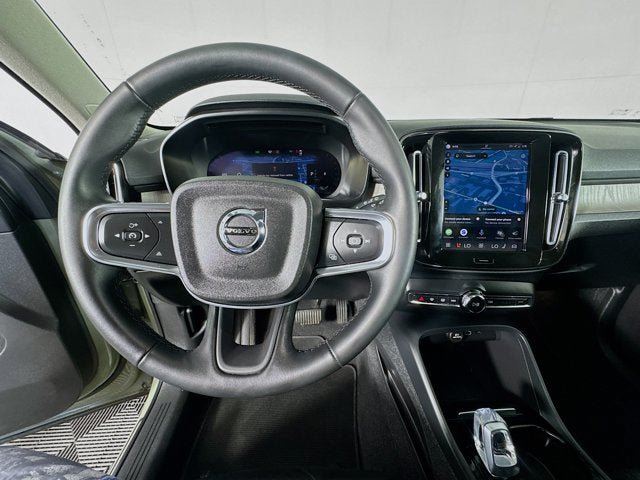 Used 2023 Volvo XC40 B5 Plus w/ Driver Assist Package AWD/4WD image 13