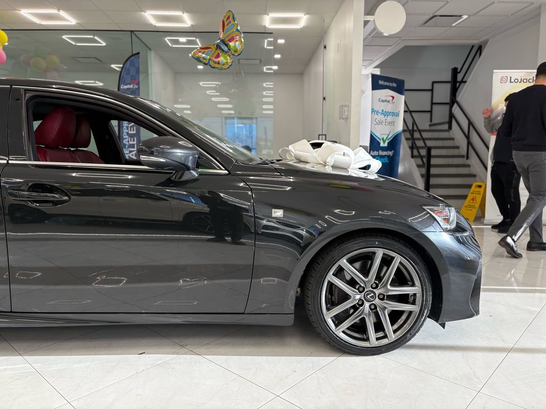 Used 2019 Lexus IS 300 F Sport w/ F Sport Package image 9