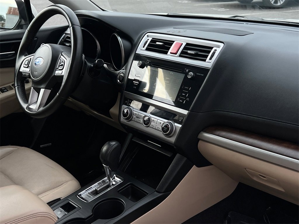 Used 2015 Subaru Outback 3.6R Limited image 9