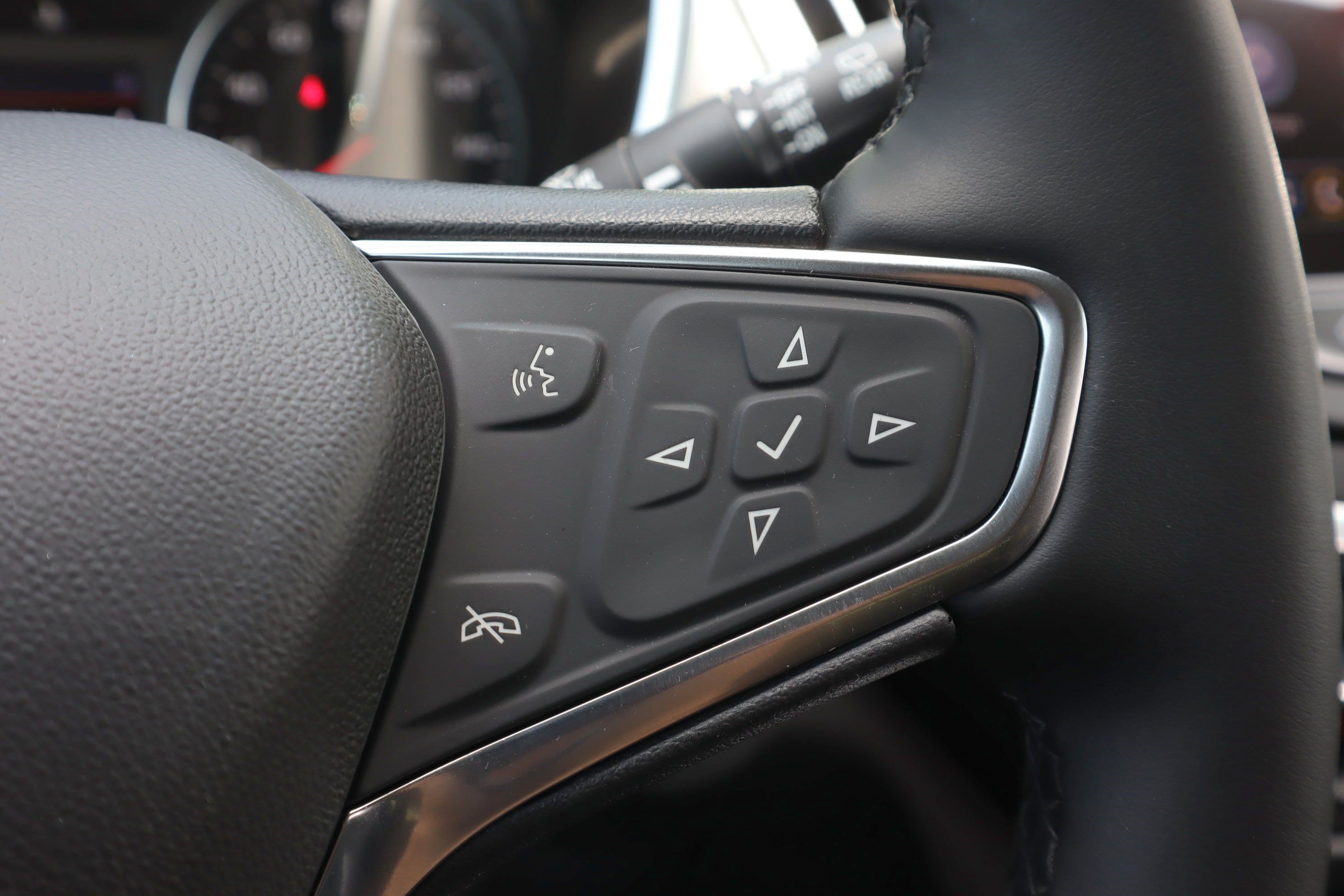Used 2024 Chevrolet Equinox LT FWD image 20