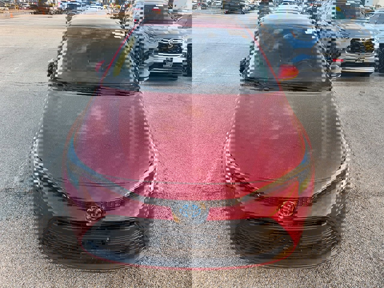 Used 2025 Toyota Corolla LE image 2