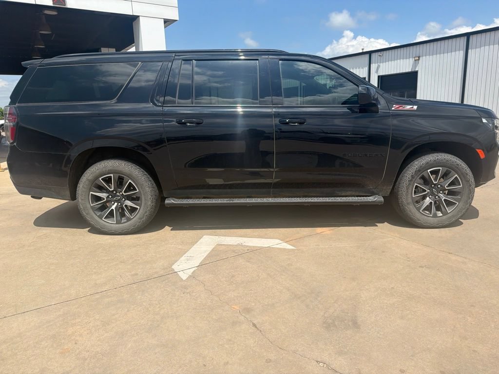 Used 2023 Chevrolet Suburban Z71 w/ Max Trailering Package AWD/4WD image 2