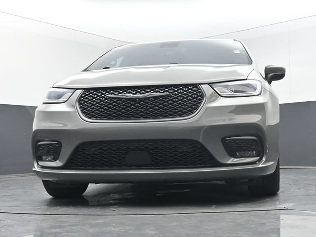 Used 2023 Chrysler Pacifica Touring-L w/ S Appearance Package FWD image 41