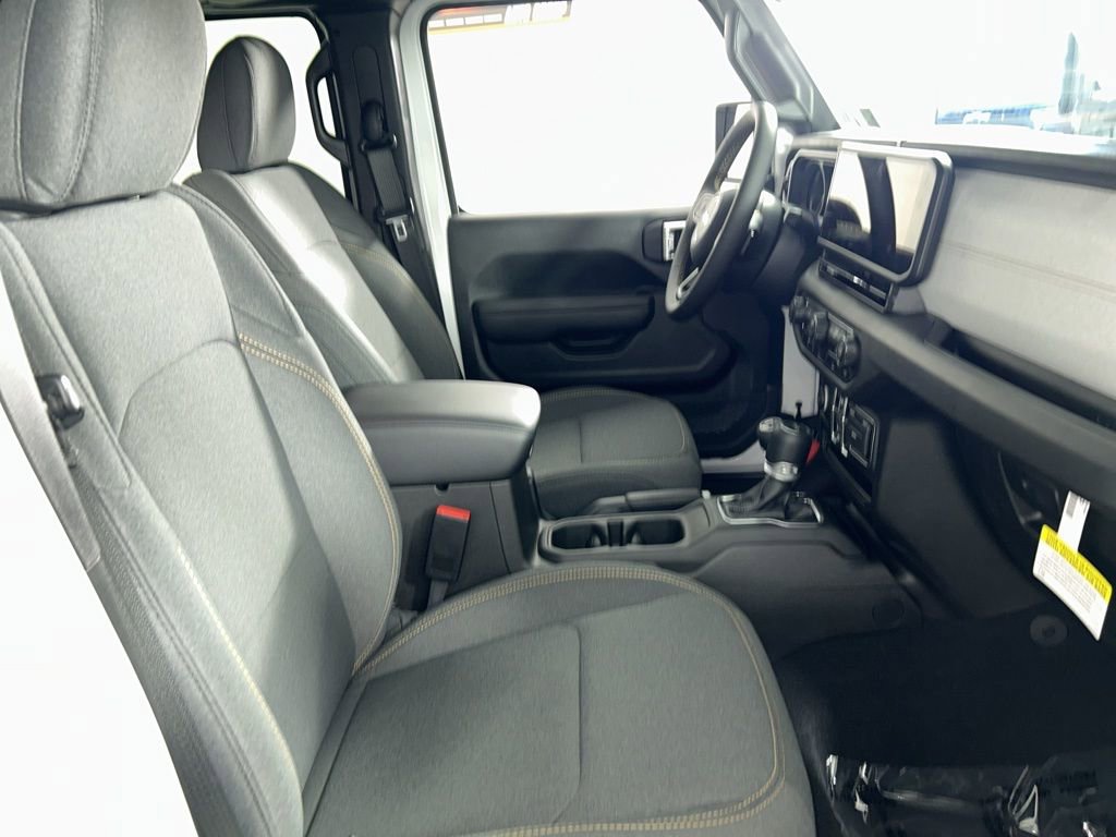 Used 2024 Jeep Gladiator Sport image 15