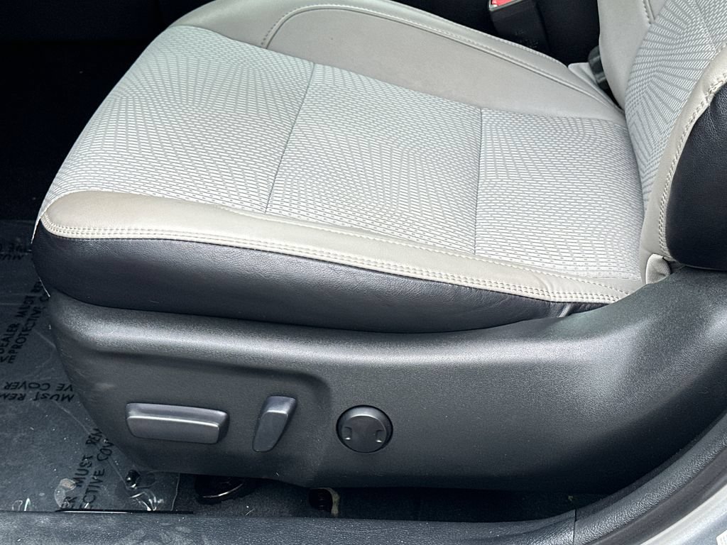 Used 2017 Toyota Camry SE FWD image 26