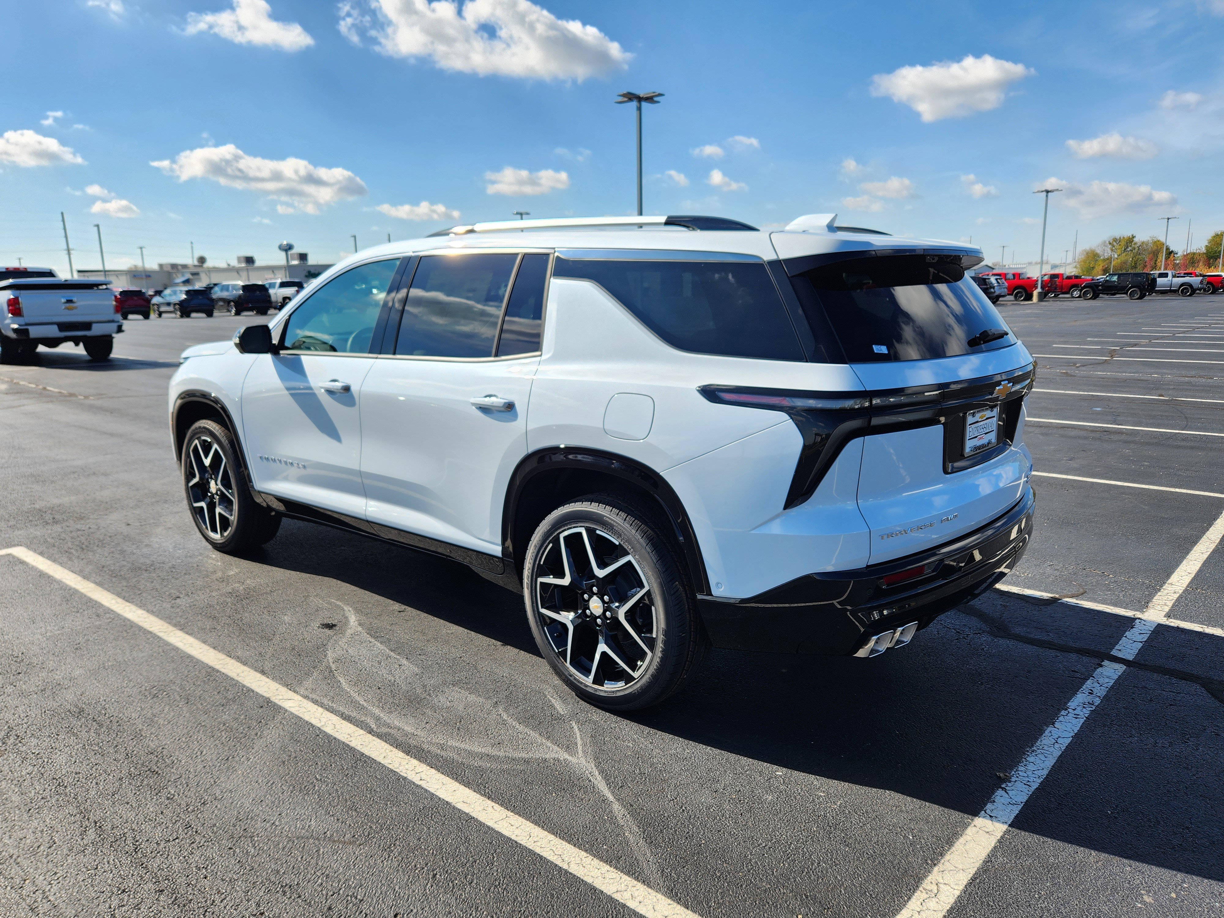 New 2026 Chevrolet Traverse High Country w/ LPO, Floor Liner Package image 3