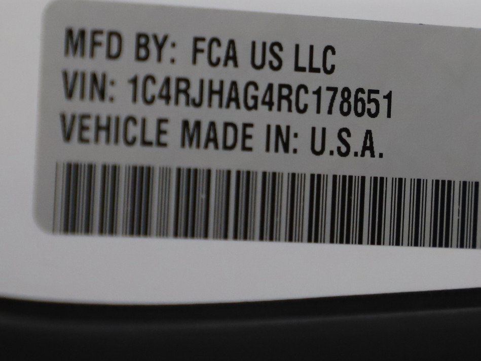 Used 2024 Jeep Grand Cherokee Laredo X w/ Luxury Tech Group I image 30