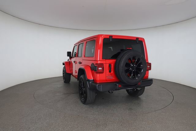 Used 2025 Jeep Wrangler Unlimited Sahara w/ Safety Group AWD/4WD image 16