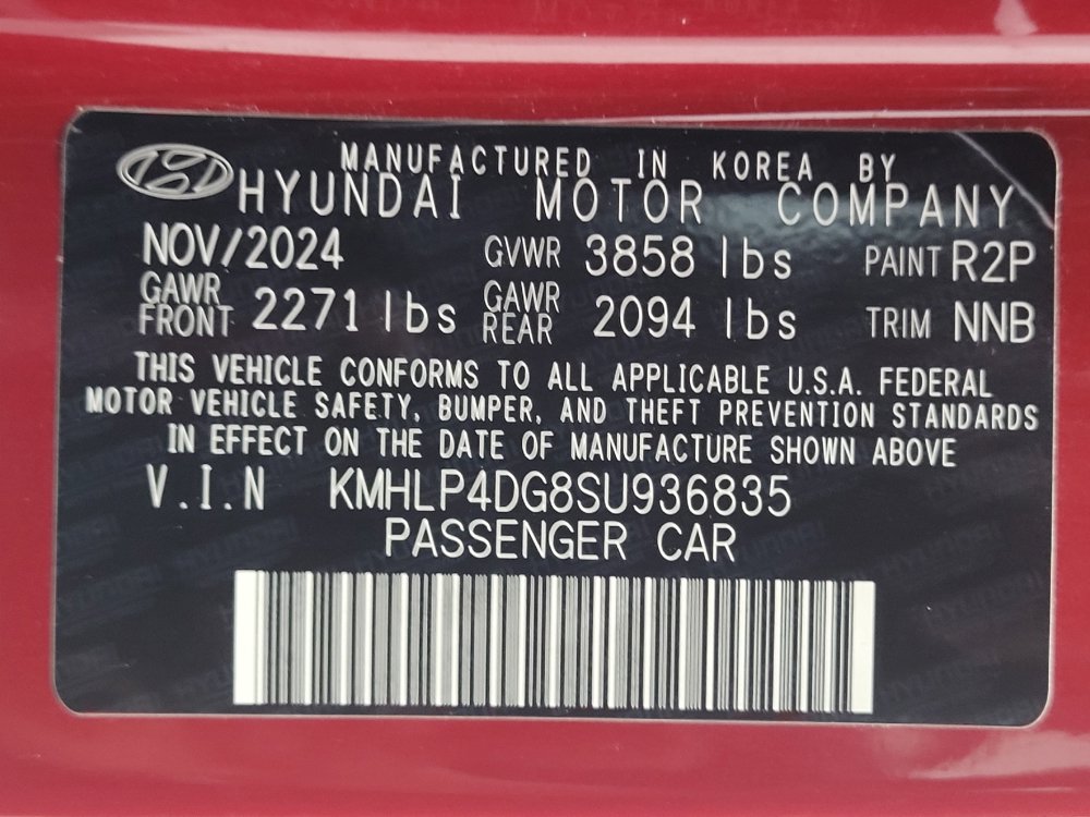 Used 2025 Hyundai Elantra Limited FWD image 33