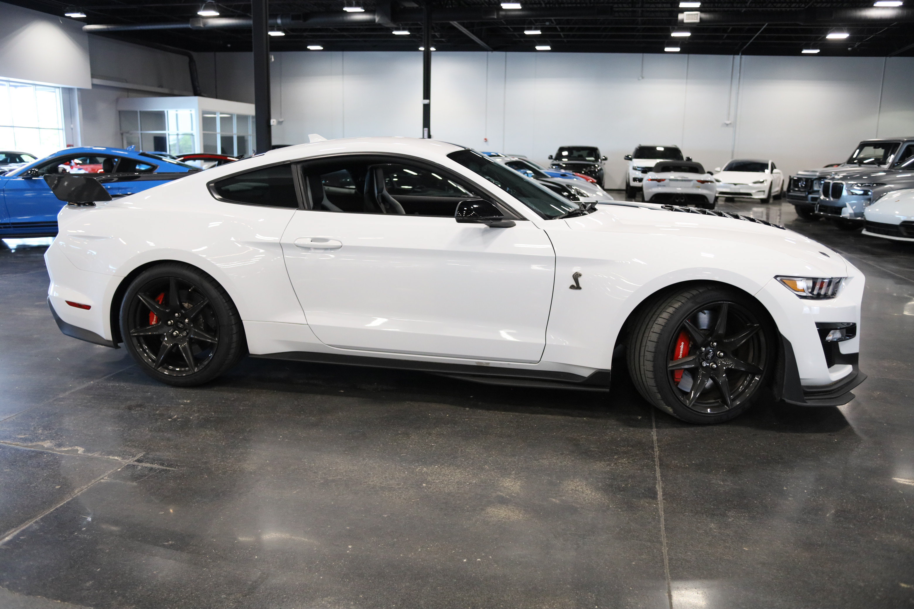 Used 2021 Ford Mustang Shelby GT500 w/ Carbon Fiber Track Pack RWD image 8