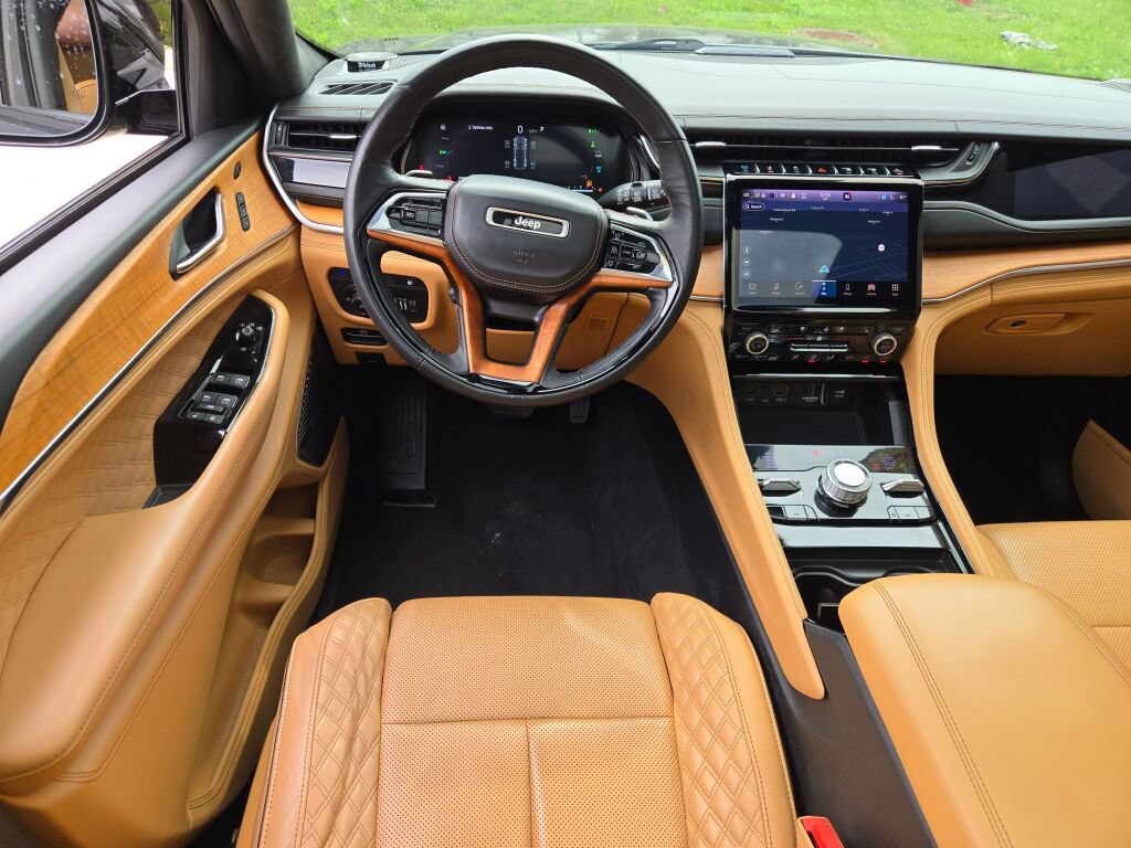 Certified 2022 Jeep Grand Cherokee Summit AWD/4WD image 21