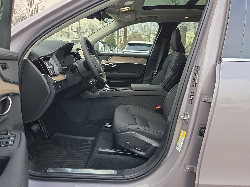 New 2026 Volvo XC90 B5 Core w/ Protection Package Premier AWD/4WD image 4