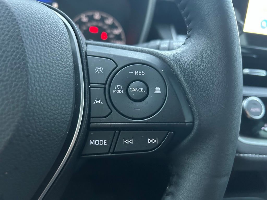Used 2025 Toyota Corolla SE FWD image 17