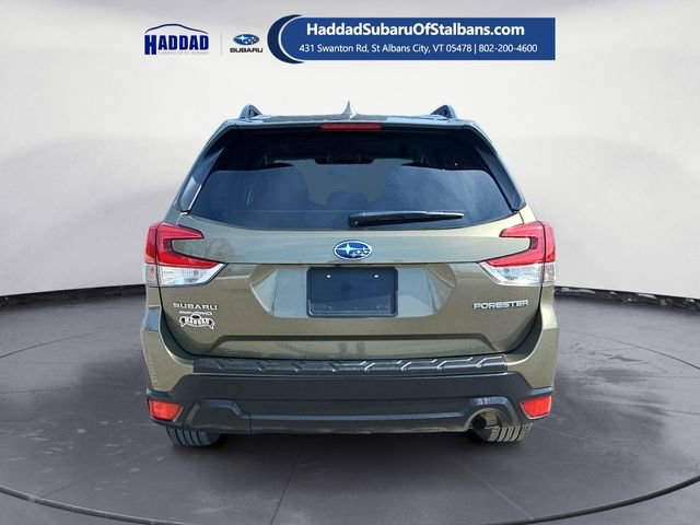 Used 2023 Subaru Forester Premium image 4