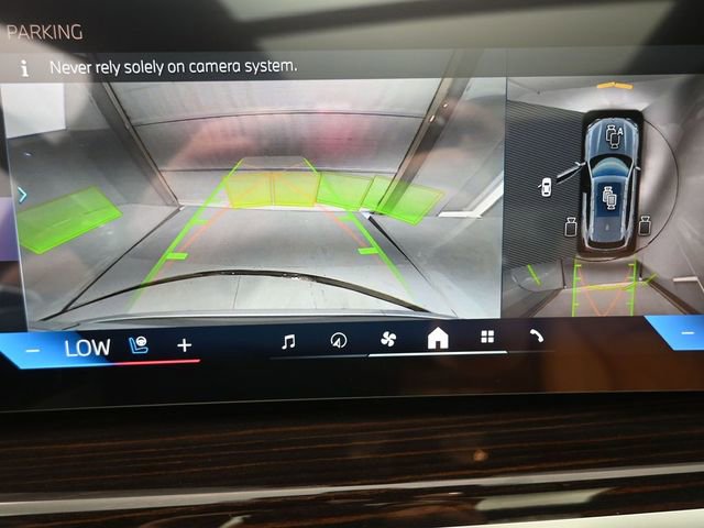 New 2026 BMW X5 xDrive50e w/ Climate Comfort Package image 32