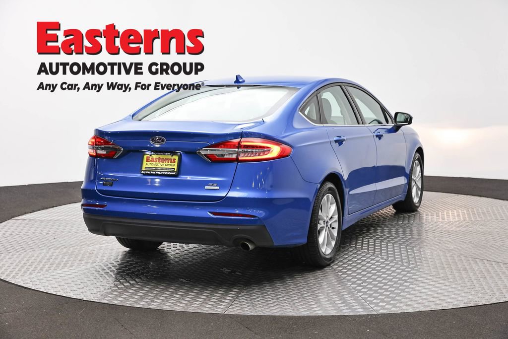 Used 2020 Ford Fusion SE FWD image 5