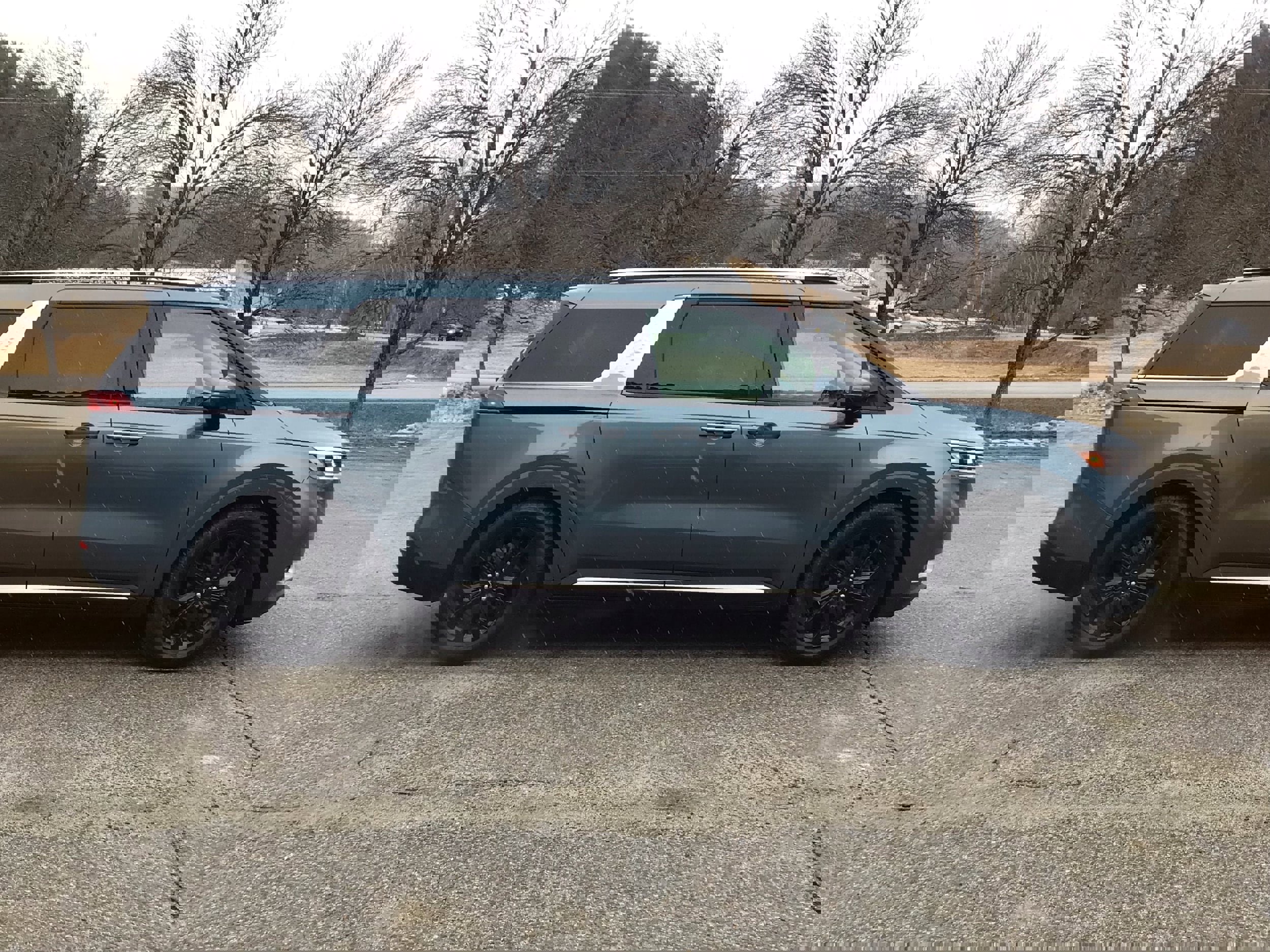 Used 2023 Kia Carnival SX Prestige image 9