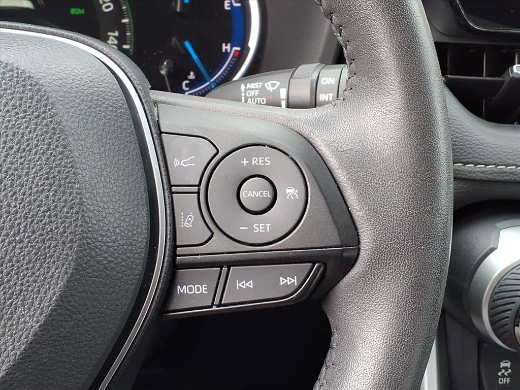 Used 2023 Toyota RAV4 XLE Premium image 29