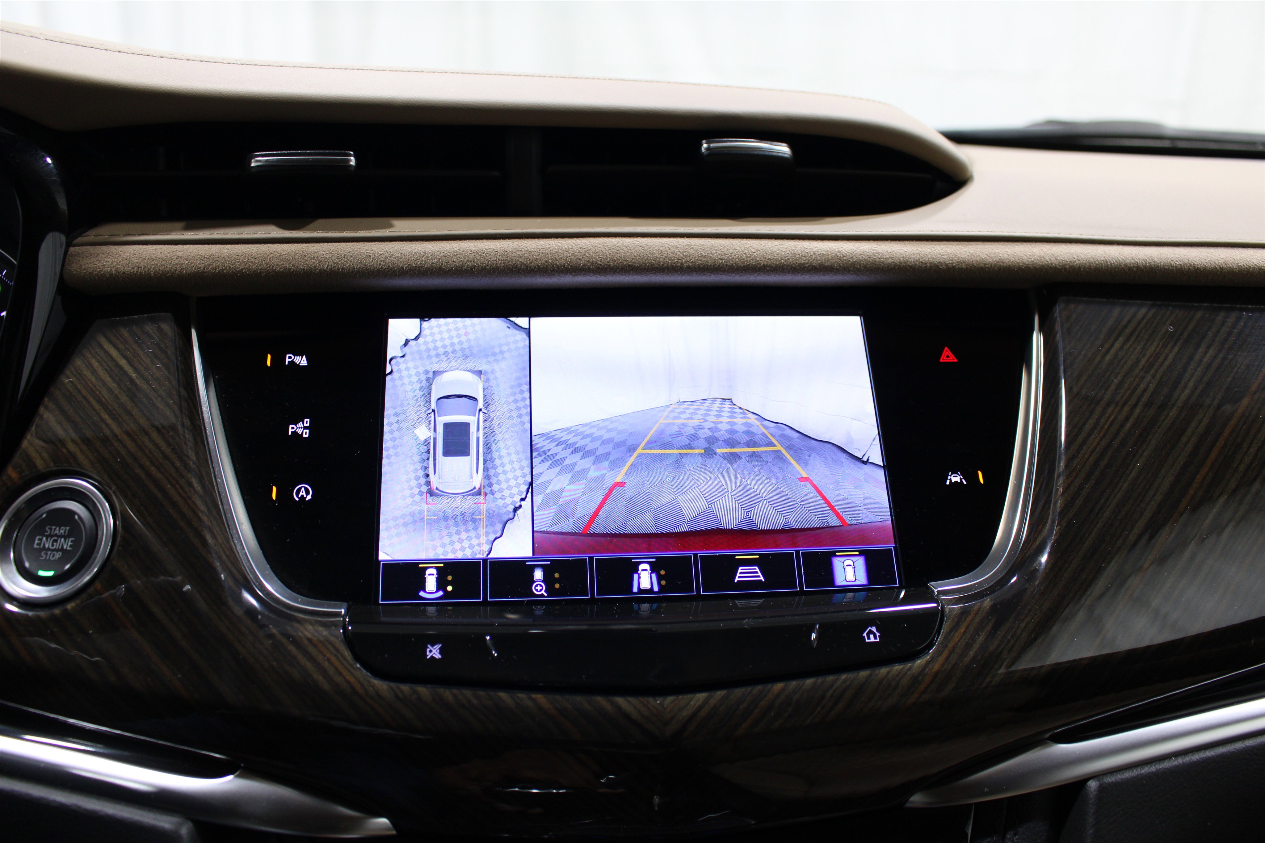 Certified 2025 Cadillac XT6 Premium Luxury w/ Platinum Package image 18