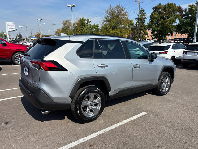 Used 2022 Toyota RAV4 LE AWD/4WD image 27