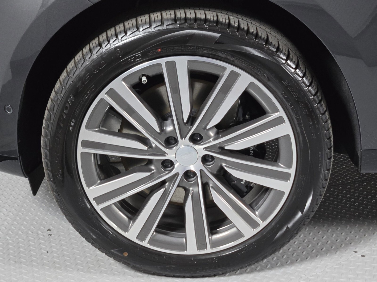 New 2025 Land Rover Range Rover Autobiography image 9