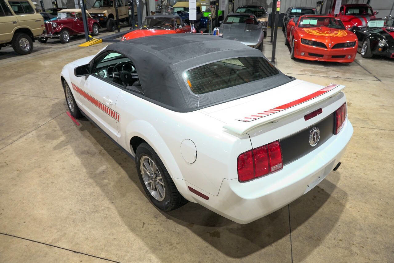 Used 2005 Ford Mustang Premium image 28