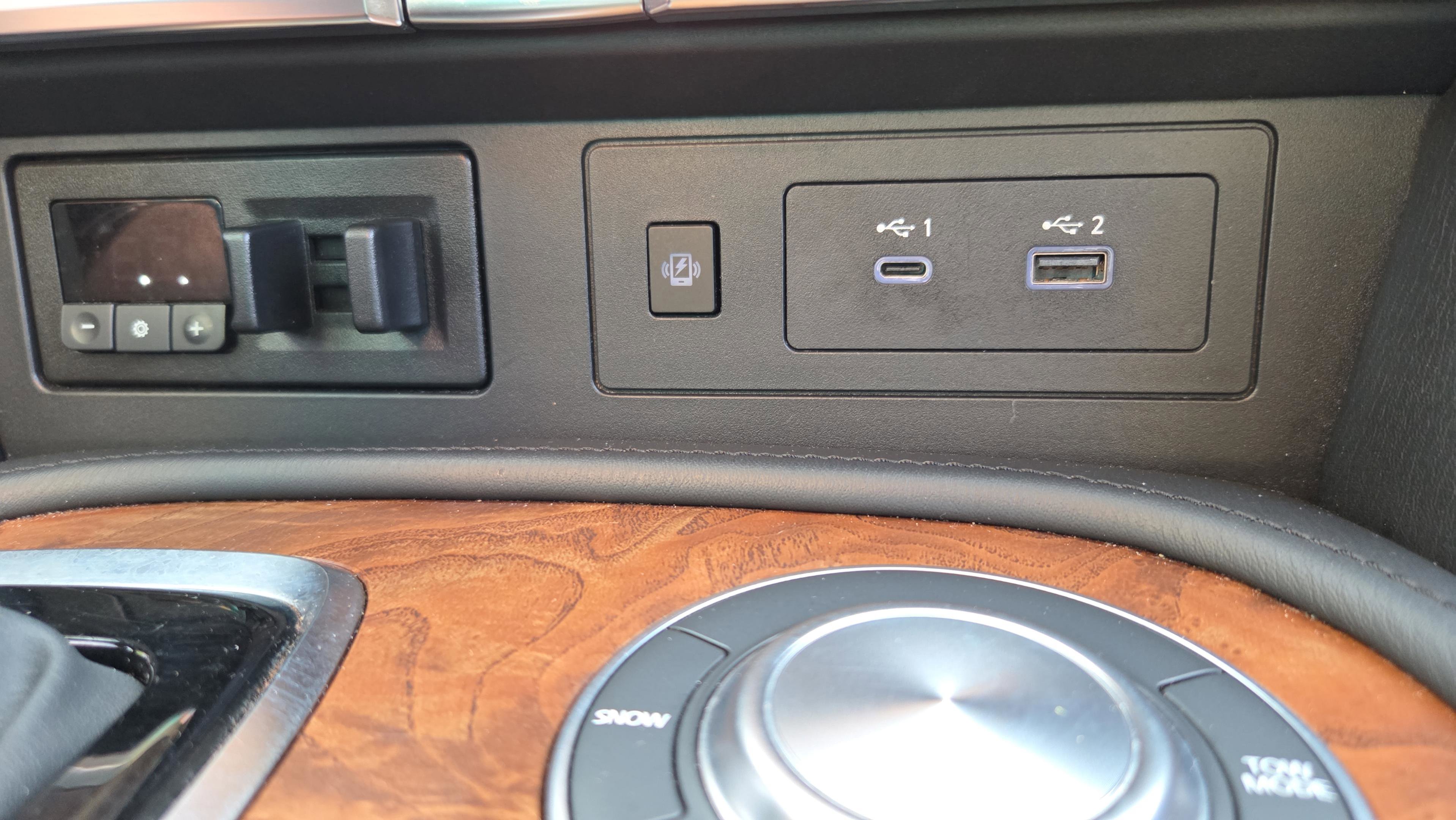 Used 2024 Nissan Armada SL w/ Captain's Chairs Package RWD image 20