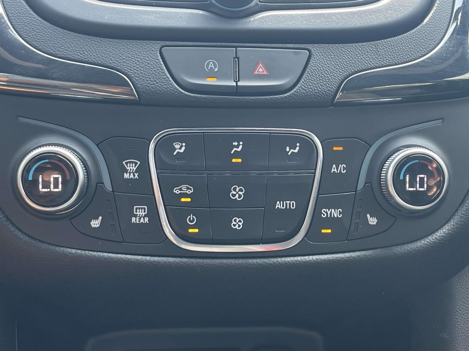 Used 2024 Chevrolet Equinox RS FWD image 28