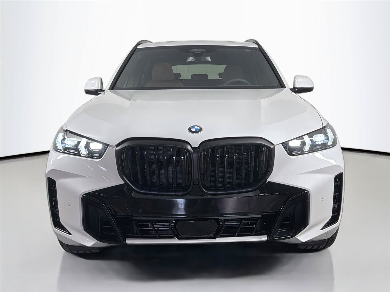 New 2026 BMW X5 xDrive40i w/ M Sport Package AWD/4WD image 2