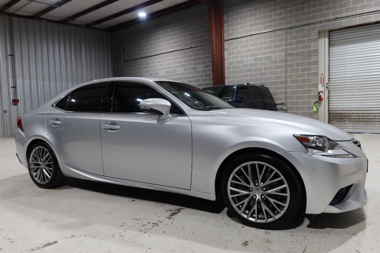 Used 2016 Lexus IS 300 AWD w/ Navigation System Package image 7