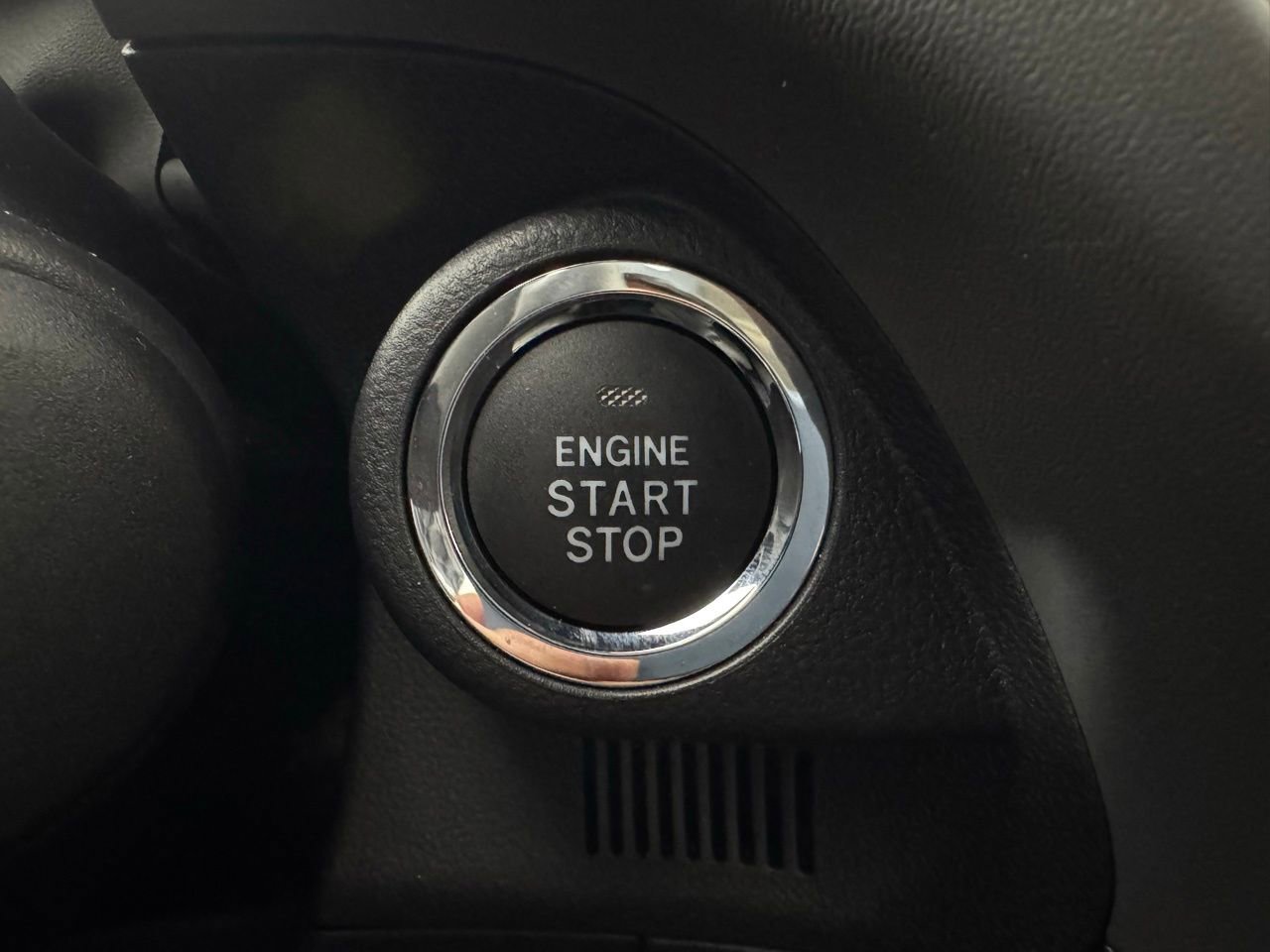 Used 2025 Subaru Crosstrek 2.0i Premium image 29