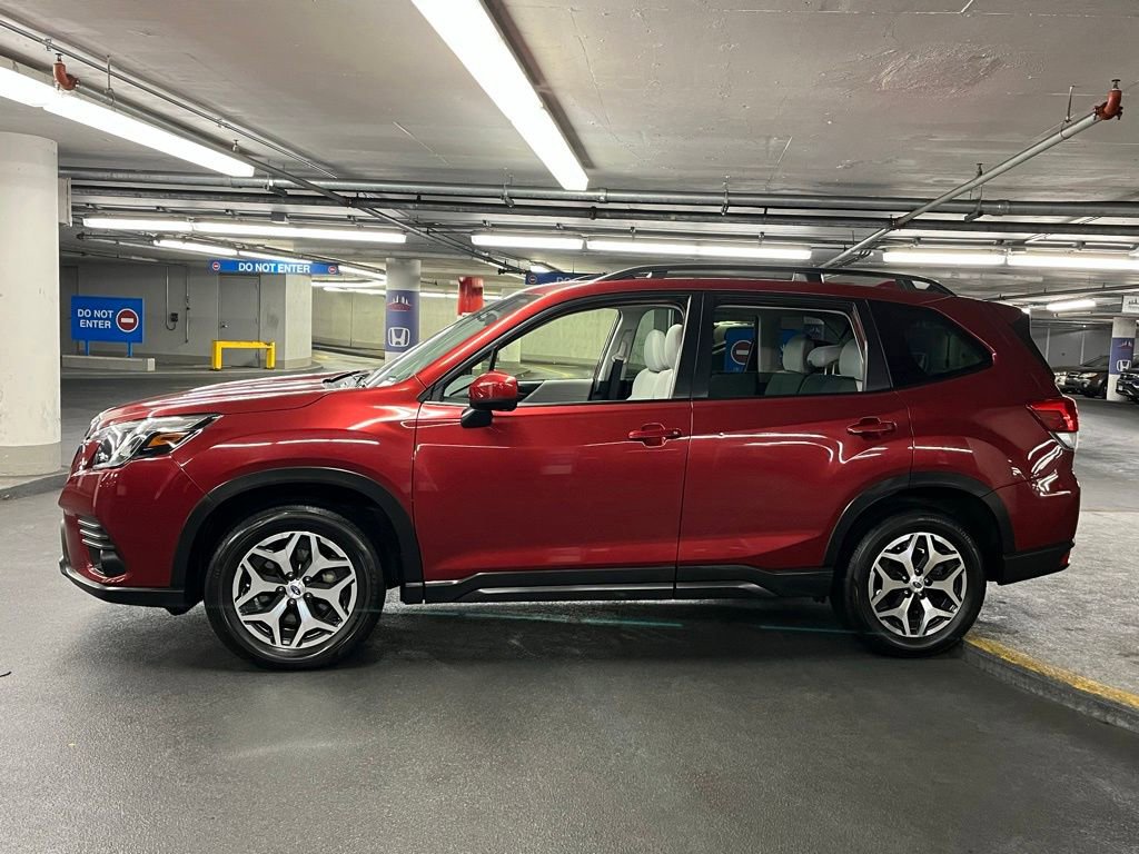 Used 2022 Subaru Forester Premium AWD/4WD image 32