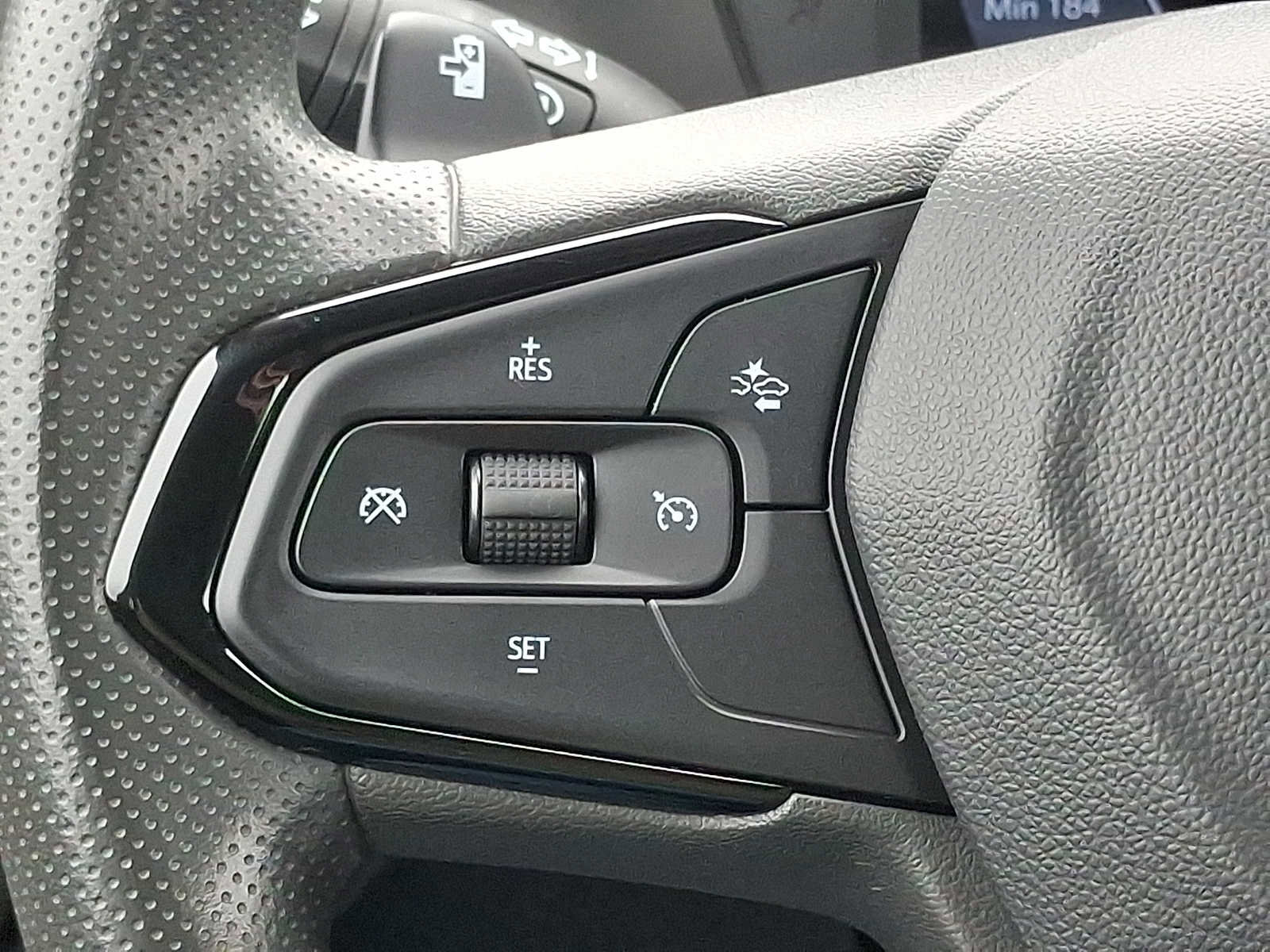 Used 2023 Chevrolet Bolt EUV LT FWD image 22