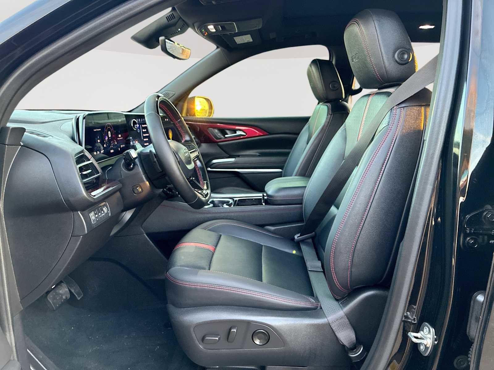 Certified 2024 Chevrolet Traverse RS w/ LPO, Floor Liner Package image 20